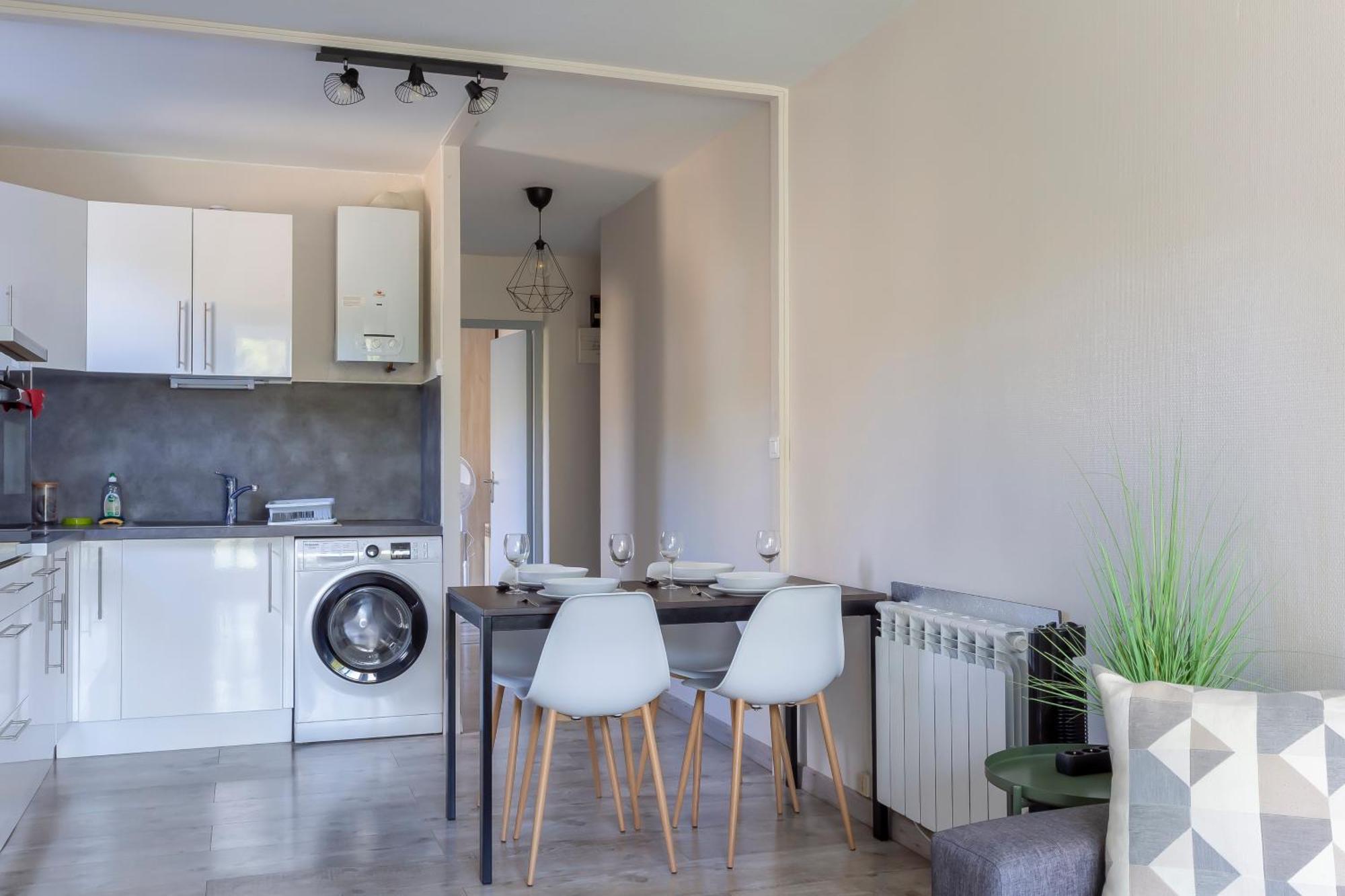 Chez Vanessa - Superbe T2 Proche De La Avec Parking Prive
